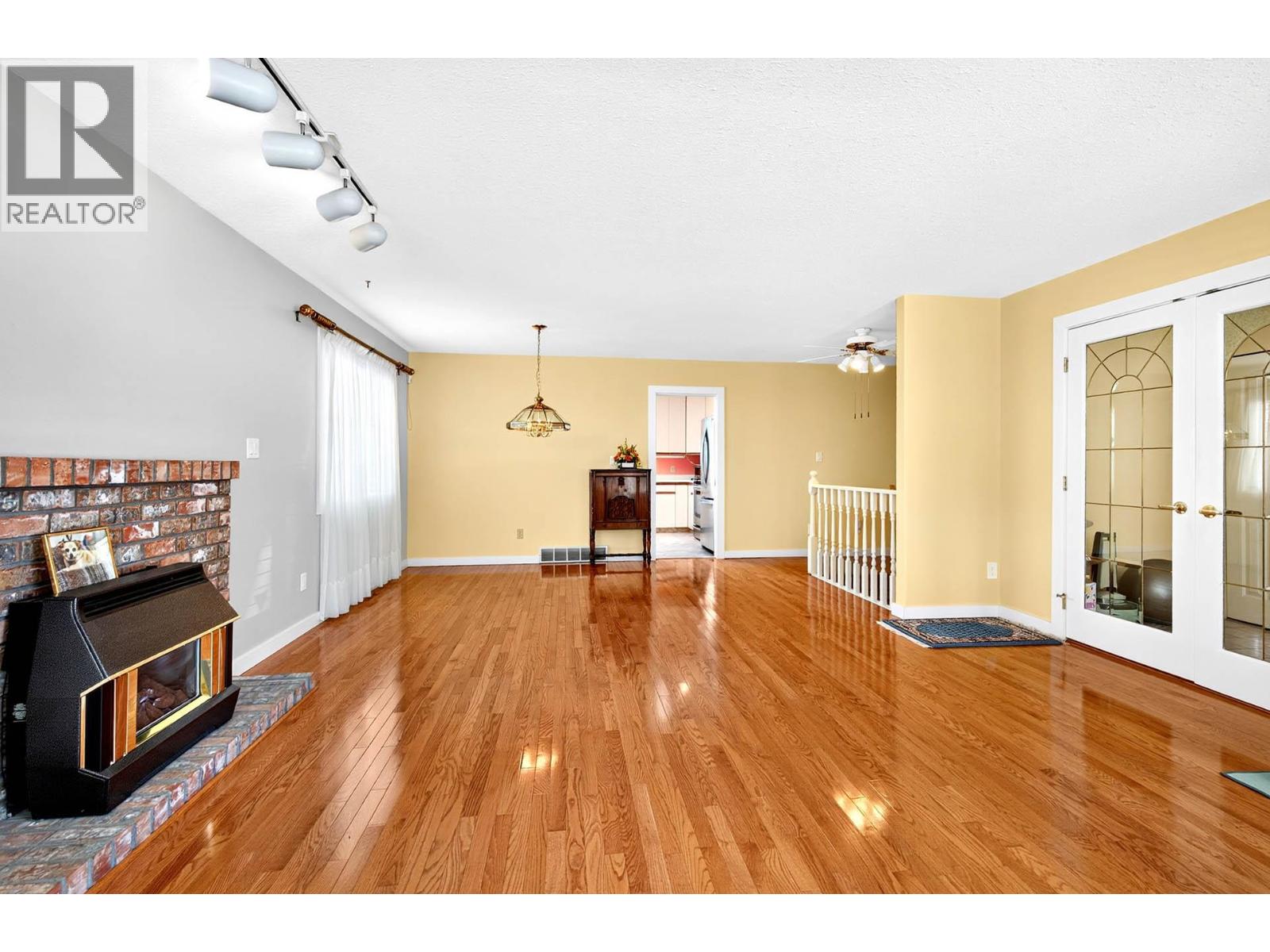 272 Valleyview Place, Kamloops, British Columbia  V2C 6M4 - Photo 7 - 10393847