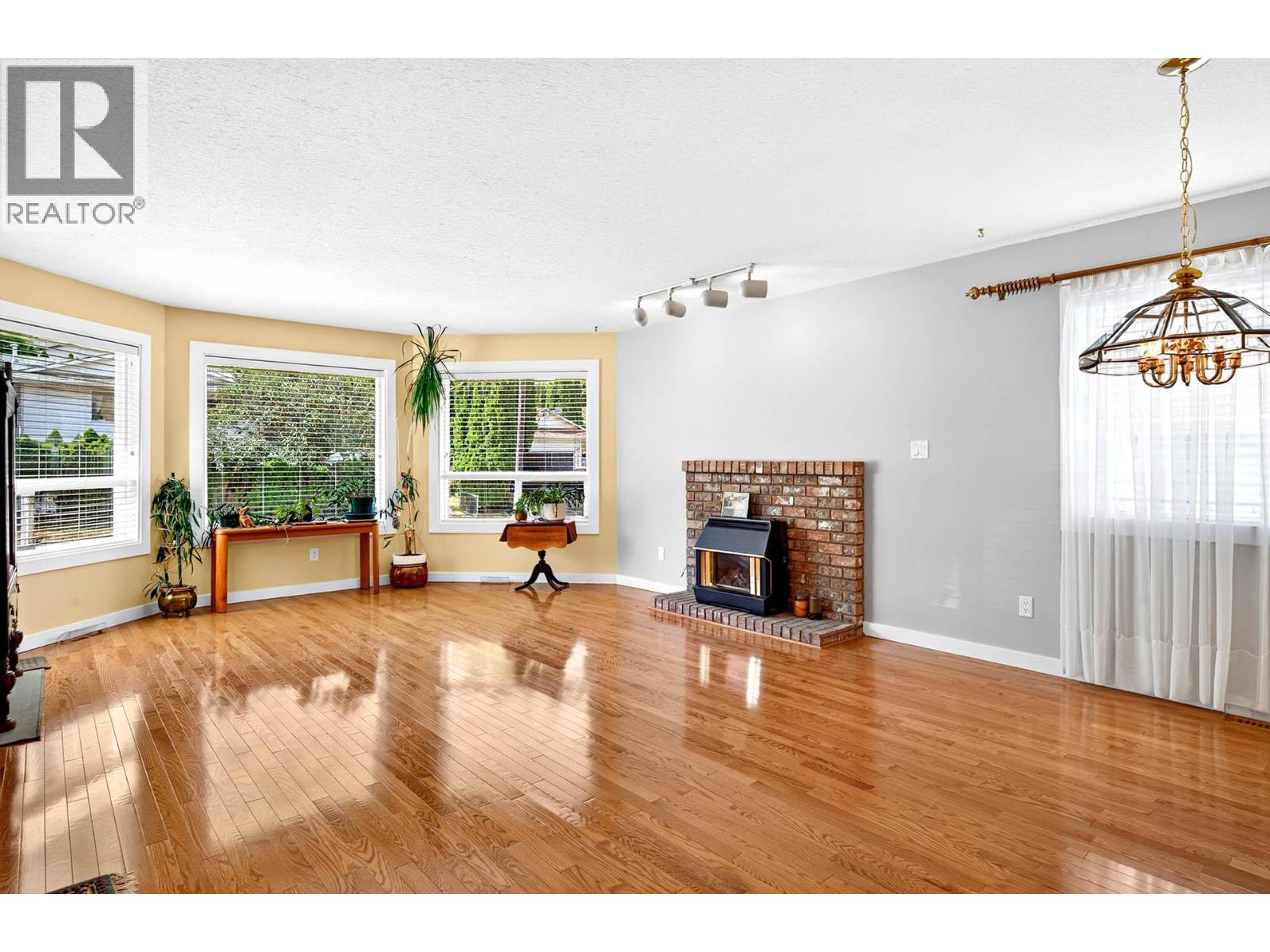 272 Valleyview Place, Kamloops, British Columbia  V2C 6M4 - Photo 8 - 10393847
