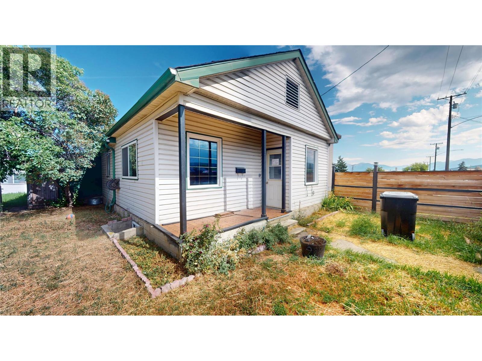 315 Kootenay Street N, Cranbrook, British Columbia  V1C 3T6 - Photo 1 - 10393884