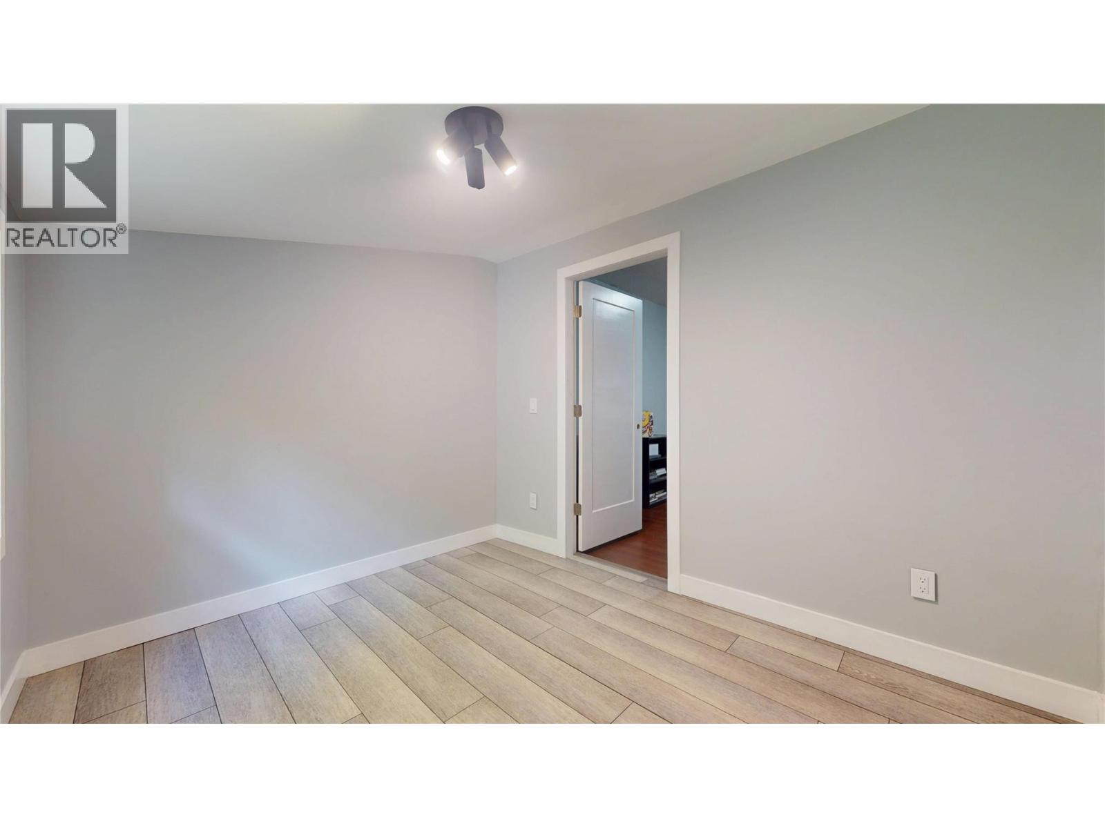 315 Kootenay Street N, Cranbrook, British Columbia  V1C 3T6 - Photo 10 - 10393884