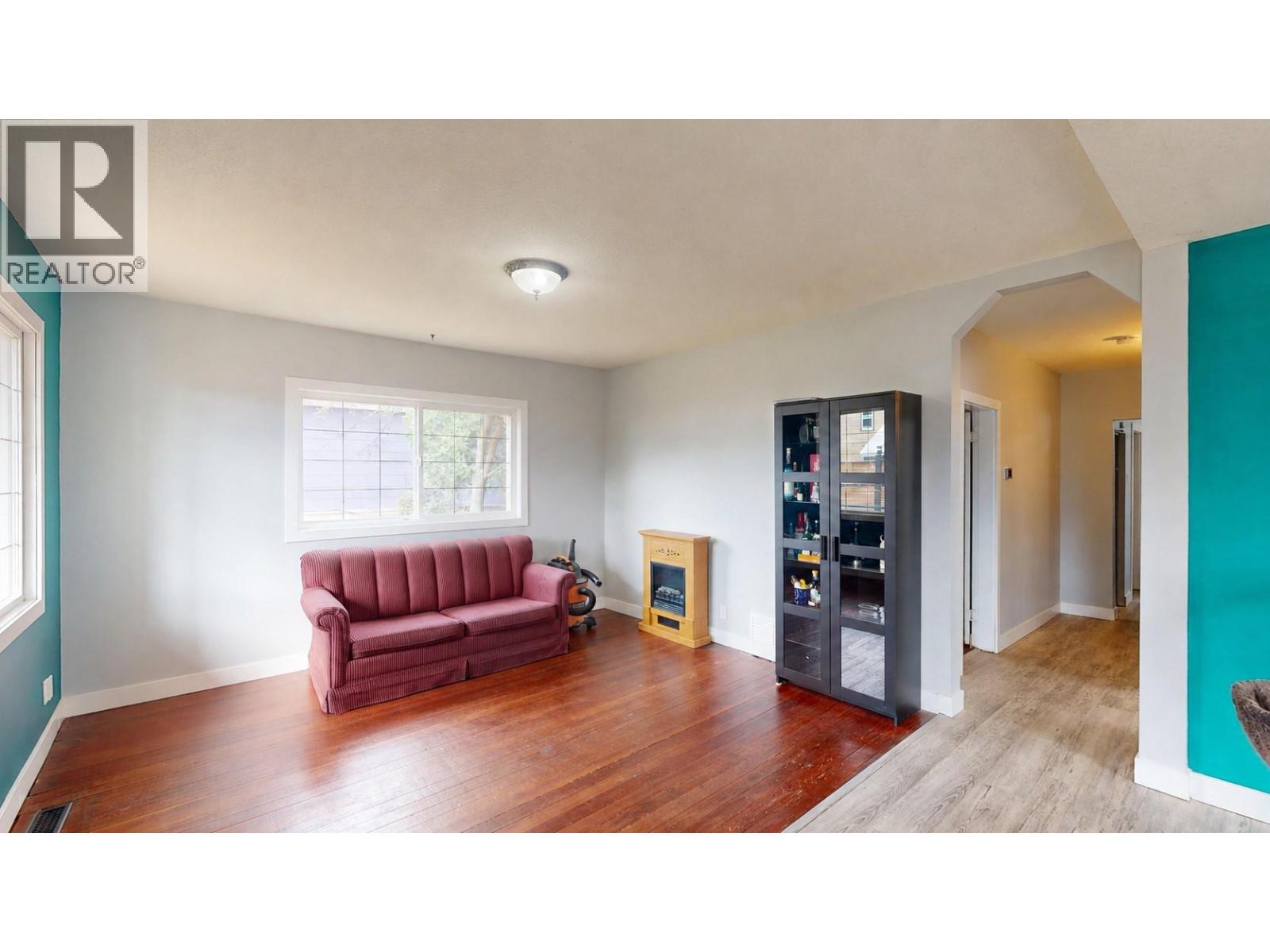 315 Kootenay Street N, Cranbrook, British Columbia  V1C 3T6 - Photo 2 - 10393884