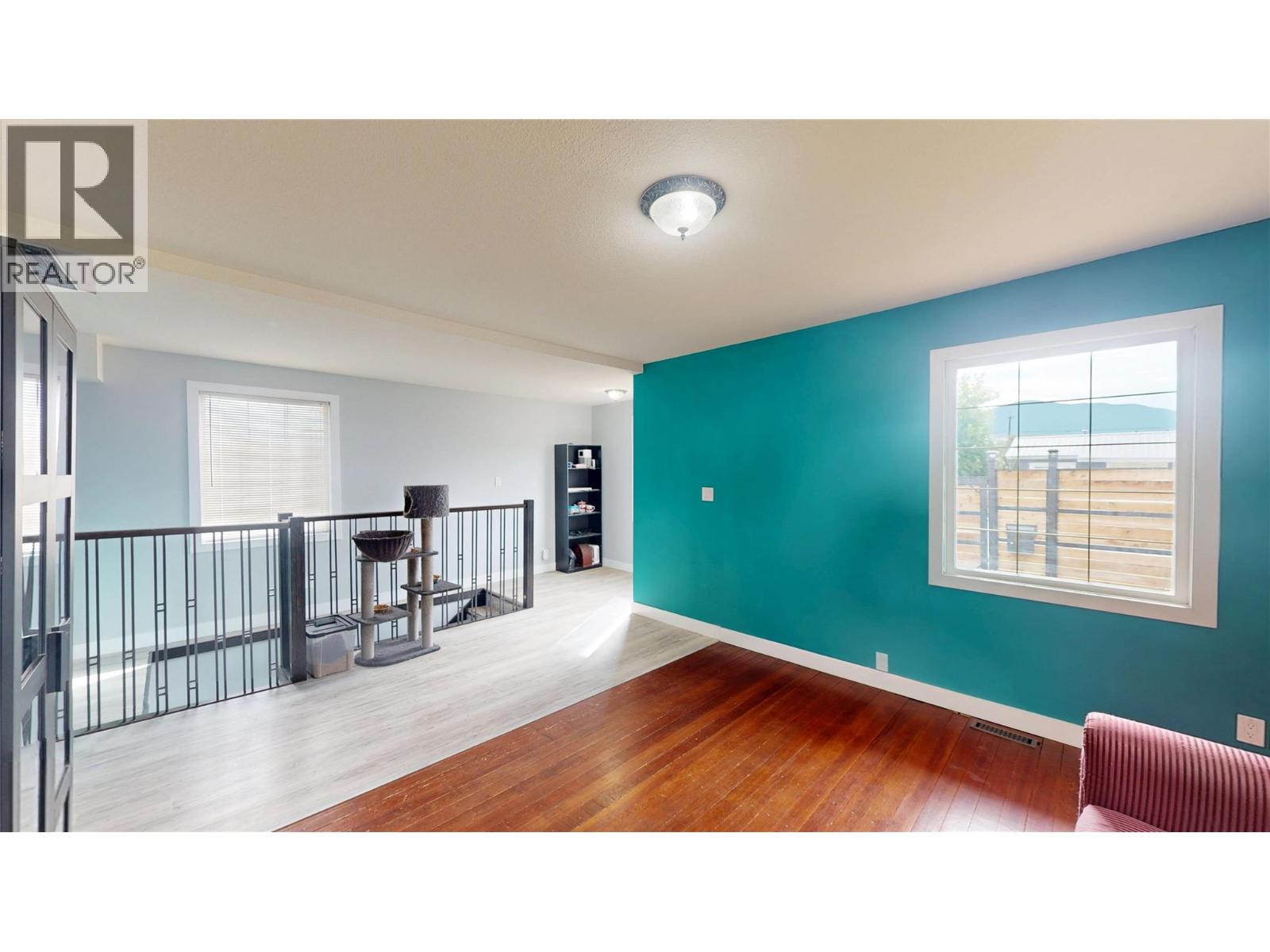 315 Kootenay Street N, Cranbrook, British Columbia  V1C 3T6 - Photo 4 - 10393884