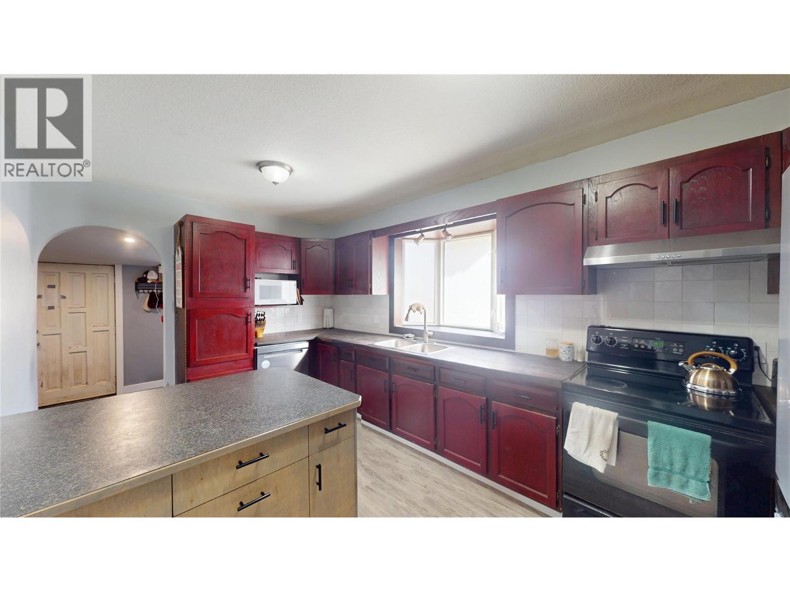 315 Kootenay Street N, Cranbrook, British Columbia  V1C 3T6 - Photo 5 - 10393884