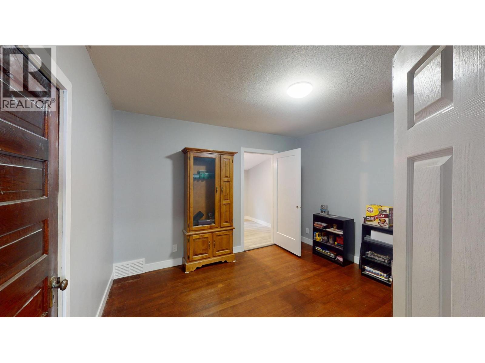 315 Kootenay Street N, Cranbrook, British Columbia  V1C 3T6 - Photo 7 - 10393884