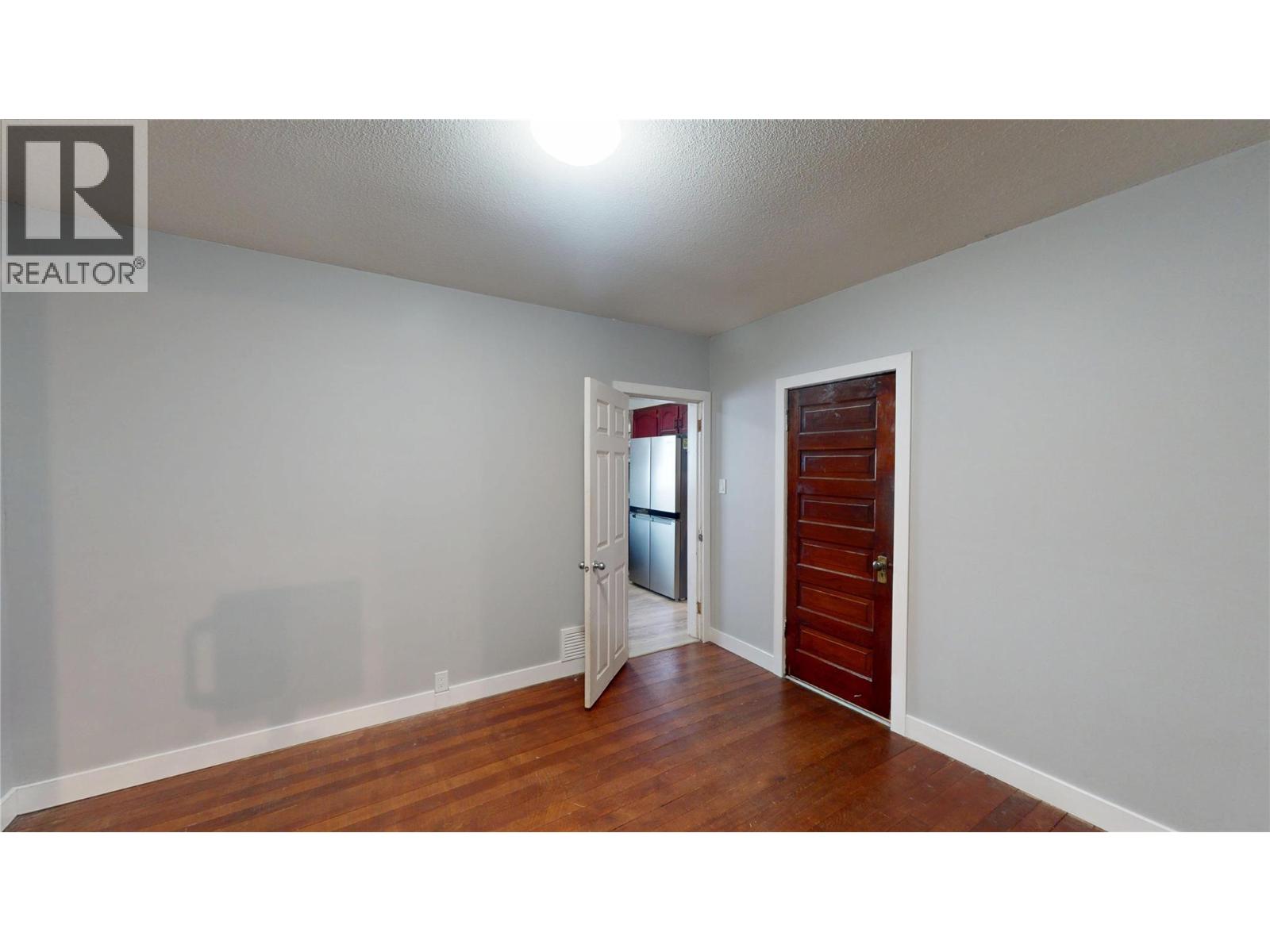 315 Kootenay Street N, Cranbrook, British Columbia  V1C 3T6 - Photo 8 - 10393884