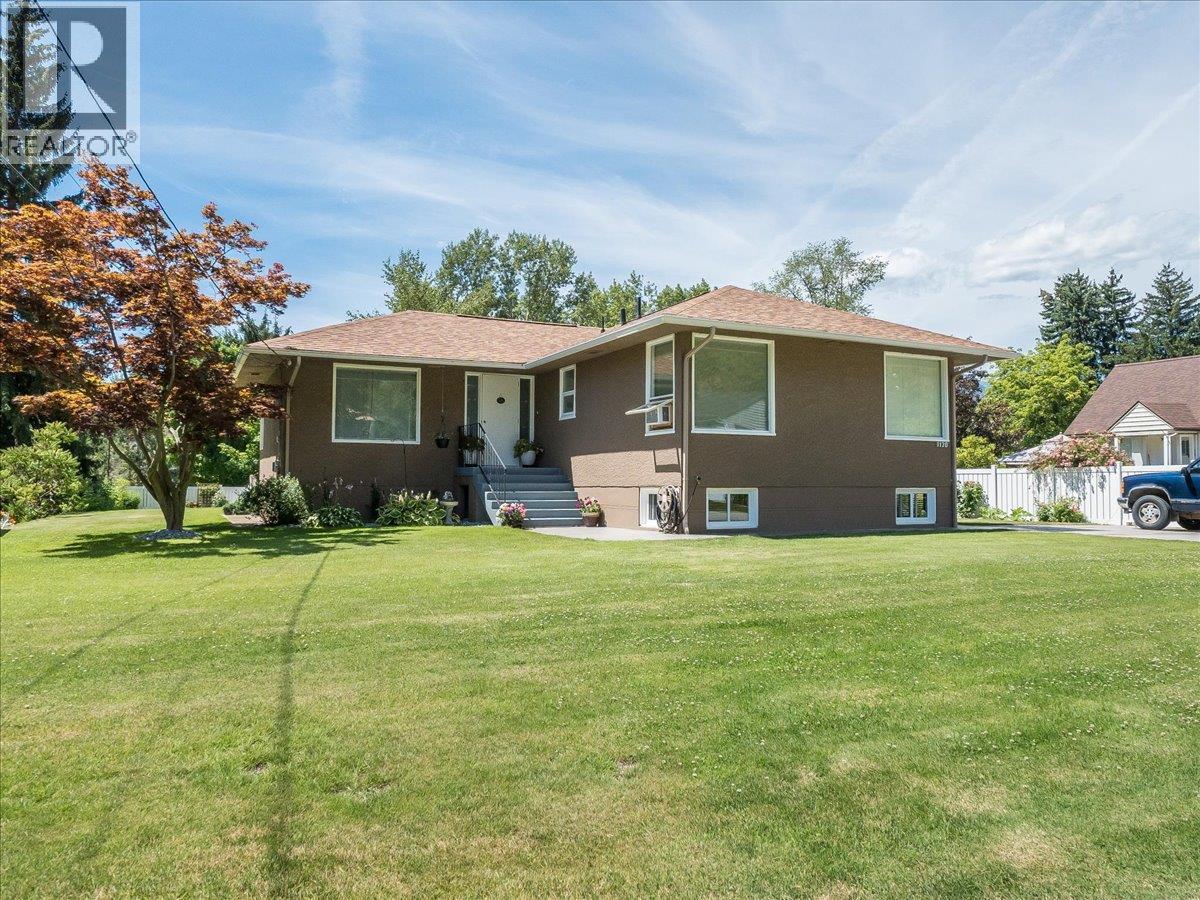 1120 Columbia Avenue, Trail, British Columbia  V1R 1J2 - Photo 1 - 10394558