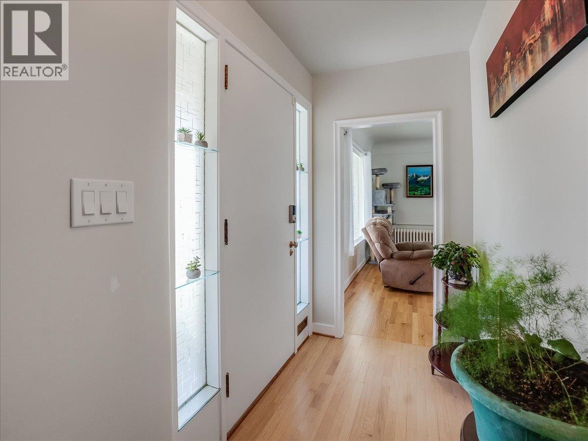 1120 Columbia Avenue, Trail, British Columbia  V1R 1J2 - Photo 12 - 10394558
