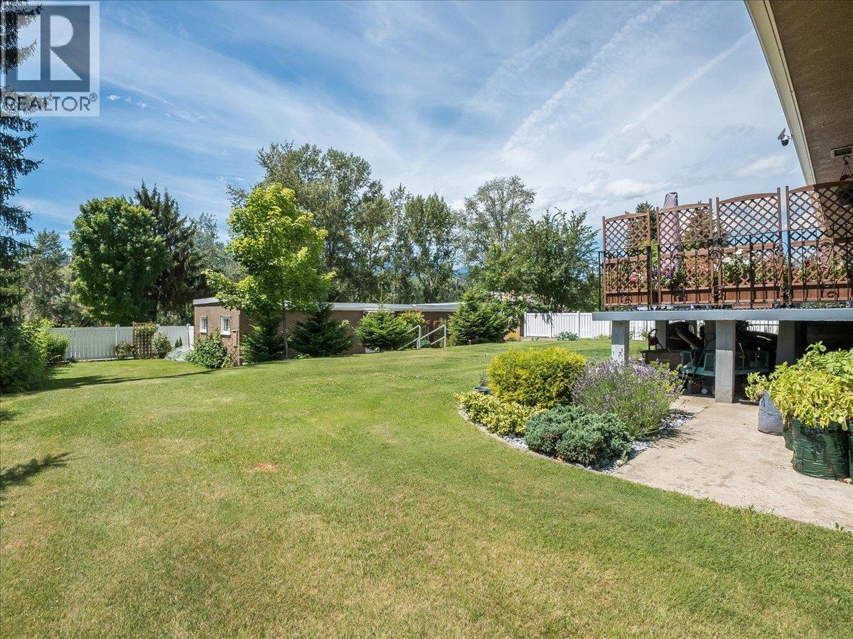 1120 Columbia Avenue, Trail, British Columbia  V1R 1J2 - Photo 34 - 10394558