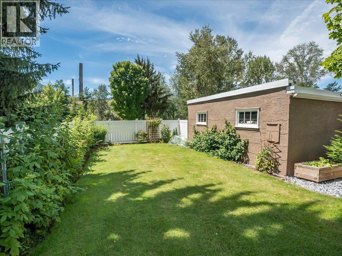 1120 Columbia Avenue, Trail, British Columbia  V1R 1J2 - Photo 35 - 10394558
