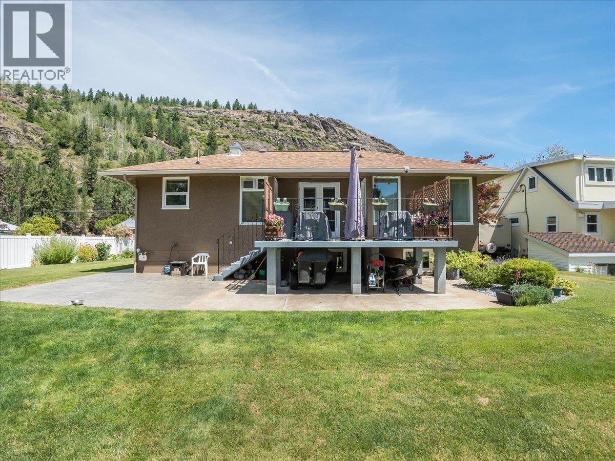 1120 Columbia Avenue, Trail, British Columbia  V1R 1J2 - Photo 37 - 10394558