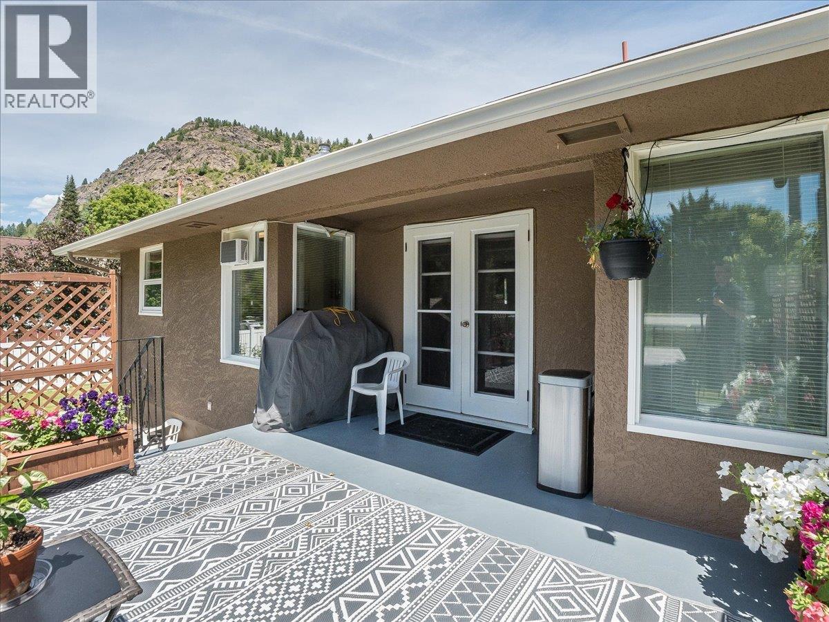 1120 Columbia Avenue, Trail, British Columbia  V1R 1J2 - Photo 41 - 10394558