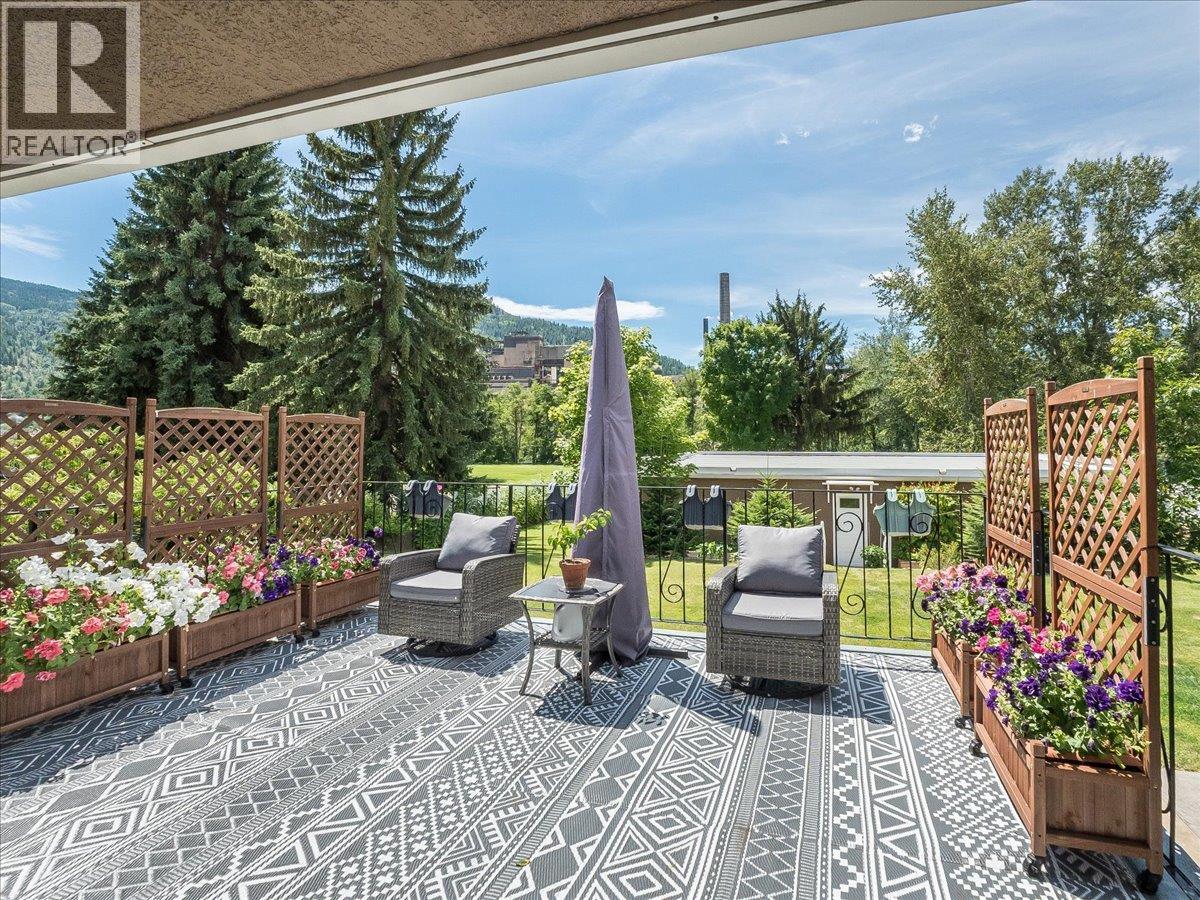 1120 Columbia Avenue, Trail, British Columbia  V1R 1J2 - Photo 43 - 10394558