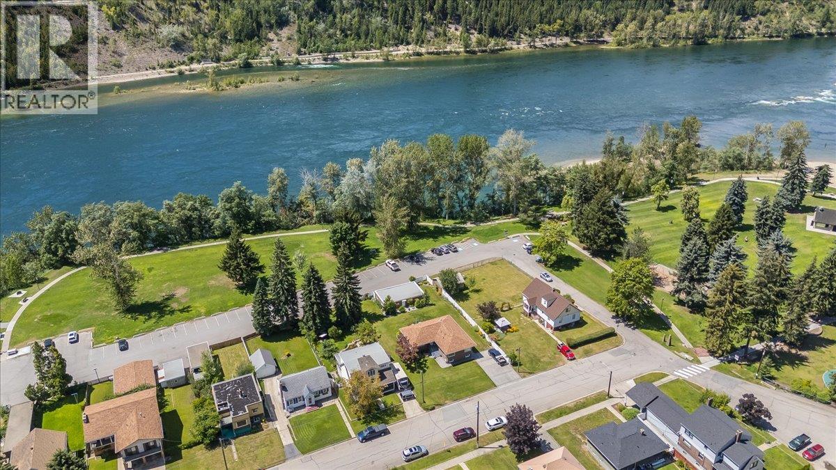 1120 Columbia Avenue, Trail, British Columbia  V1R 1J2 - Photo 50 - 10394558