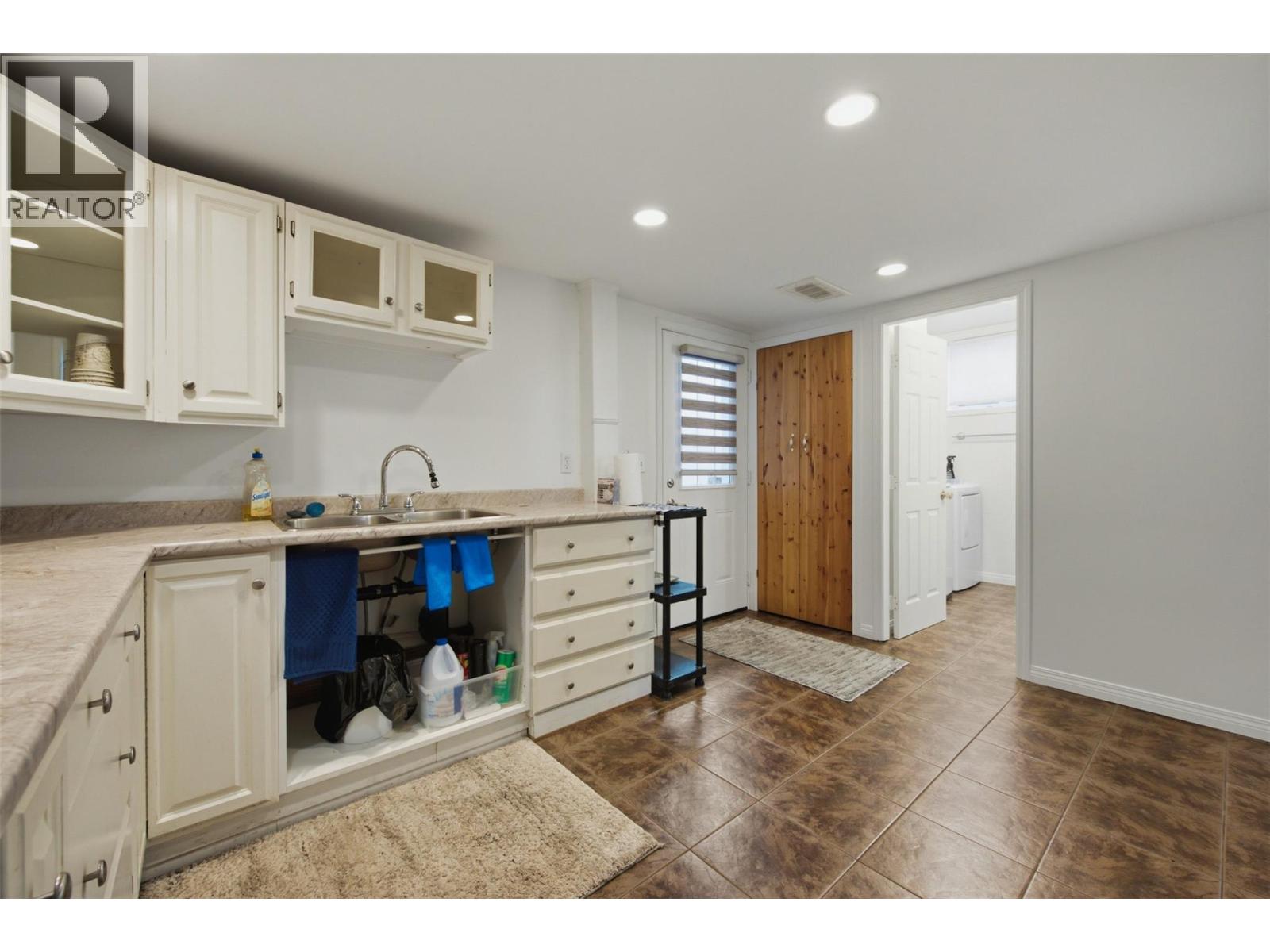 6127 Fathers Place, Kelowna, British Columbia  V1X 7V2 - Photo 54 - 10394496