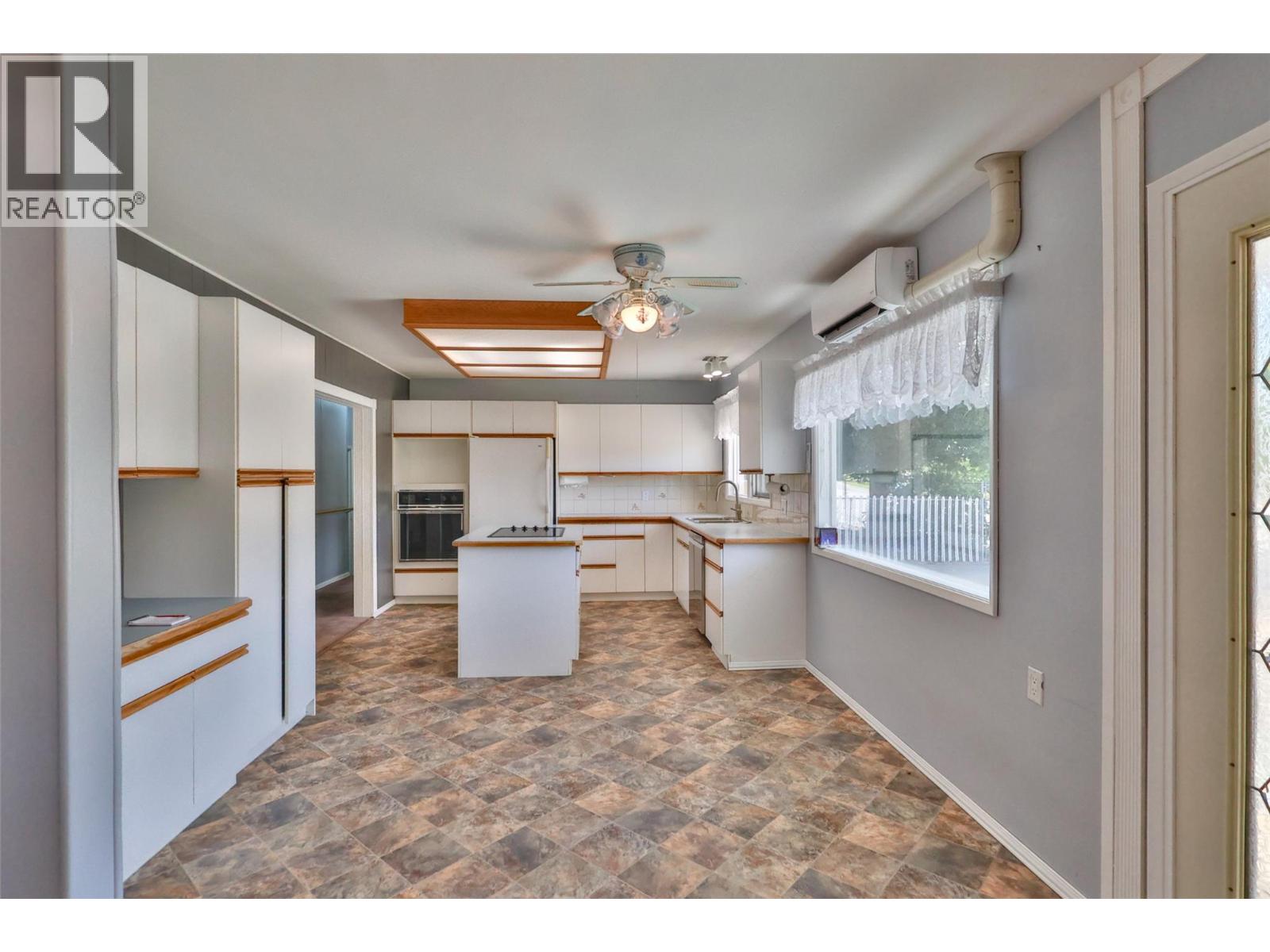 7021 87th Street, Osoyoos, British Columbia  V0H 1V0 - Photo 13 - 10394460