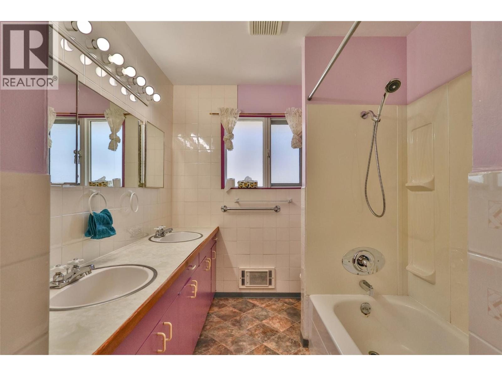 7021 87th Street, Osoyoos, British Columbia  V0H 1V0 - Photo 35 - 10394460