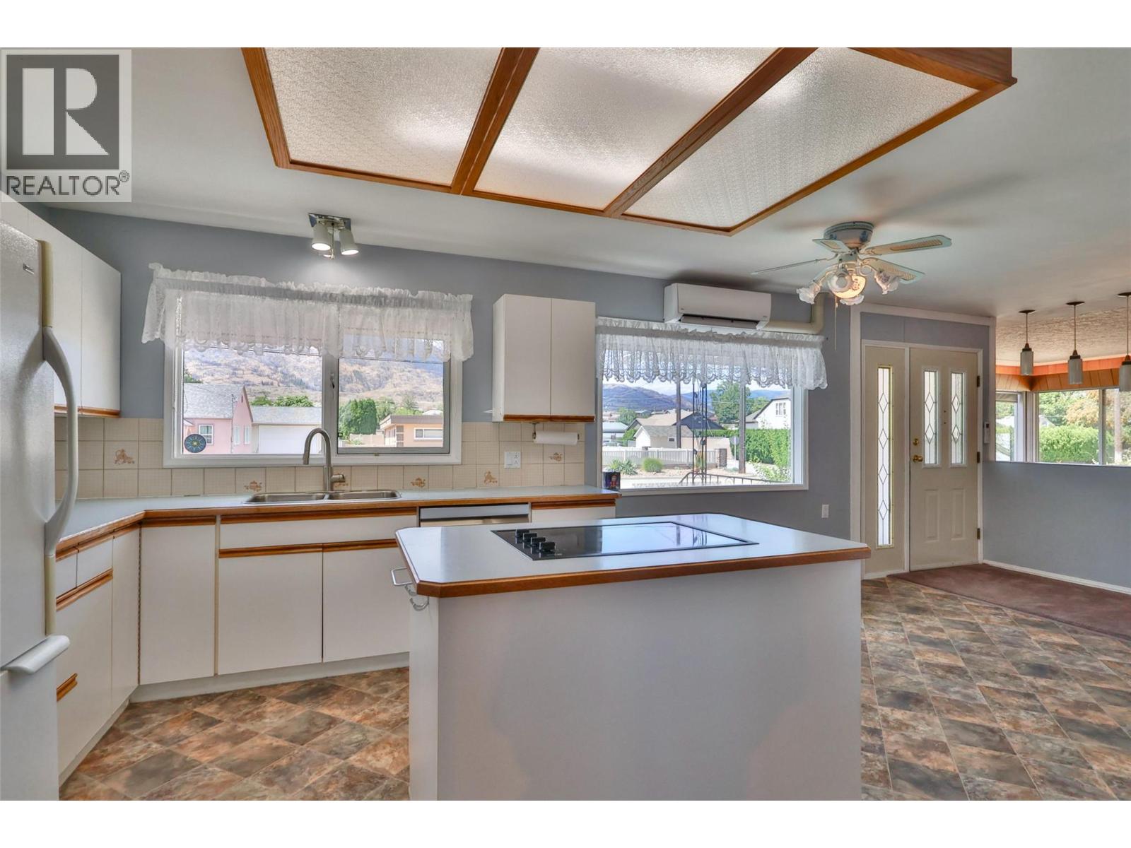 7021 87th Street, Osoyoos, British Columbia  V0H 1V0 - Photo 6 - 10394460