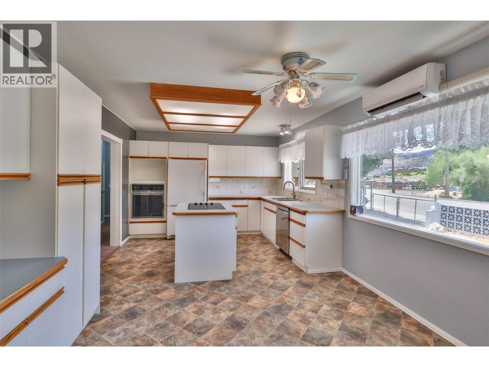 7021 87th Street, Osoyoos, British Columbia  V0H 1V0 - Photo 8 - 10394460