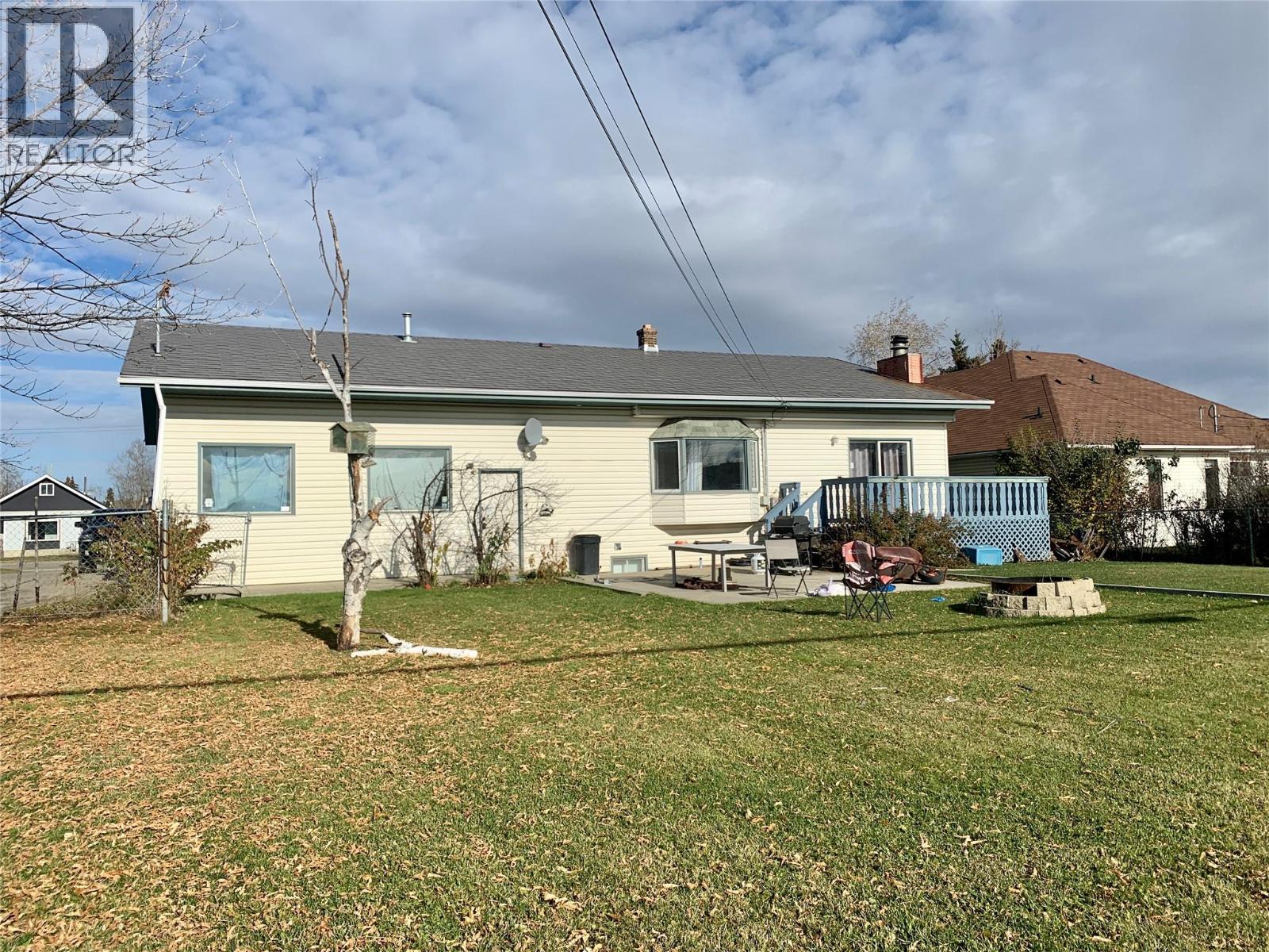 1329 108 Avenue, Dawson Creek, British Columbia  V1G 4J2 - Photo 2 - 10394653
