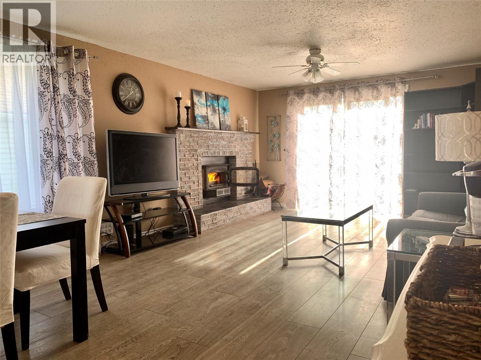 1329 108 Avenue, Dawson Creek, British Columbia  V1G 4J2 - Photo 3 - 10394653