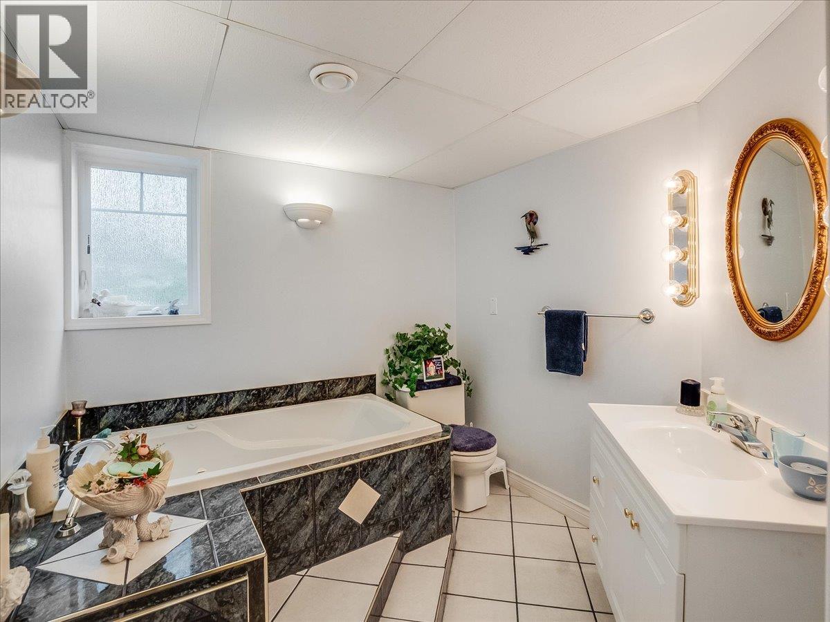 935 Pine Crescent, Genelle, British Columbia  V0G 1G0 - Photo 33 - 10394436