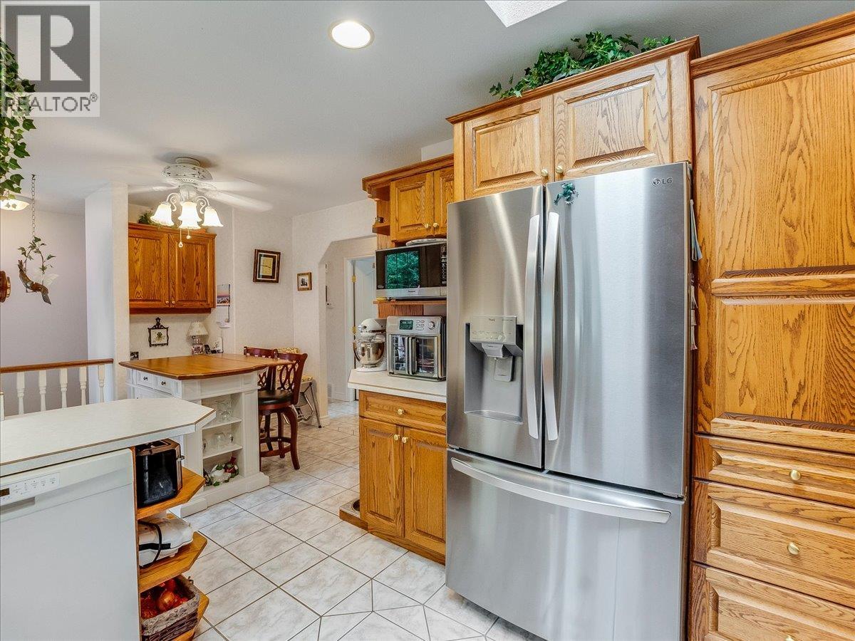 935 Pine Crescent, Genelle, British Columbia  V0G 1G0 - Photo 7 - 10394436
