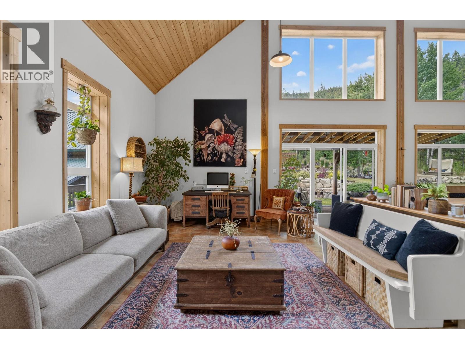 1124 Fish Lake Road W, Summerland, British Columbia  V0H 1Z8 - Photo 10 - 10393956