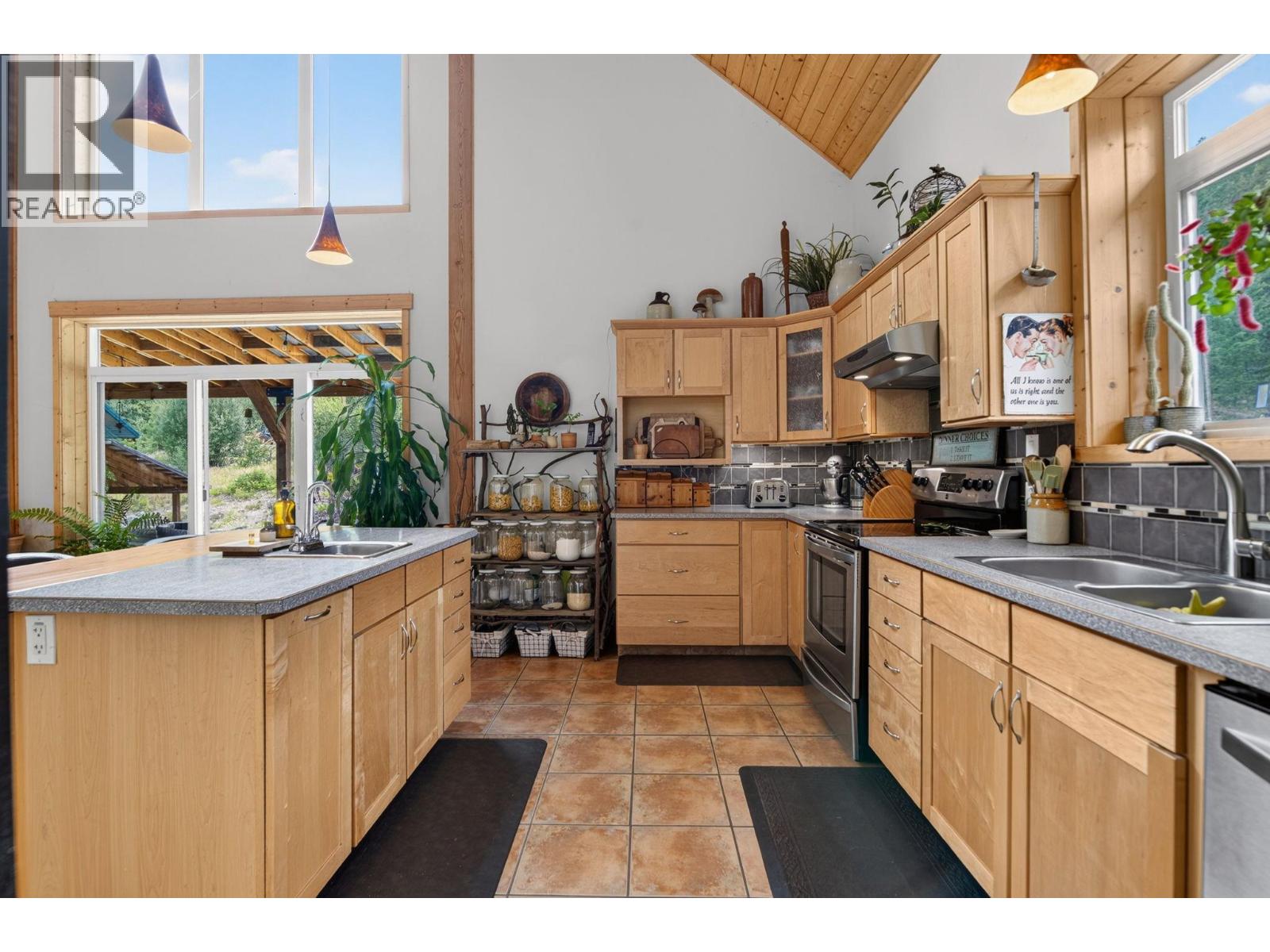 1124 Fish Lake Road W, Summerland, British Columbia  V0H 1Z8 - Photo 22 - 10393956