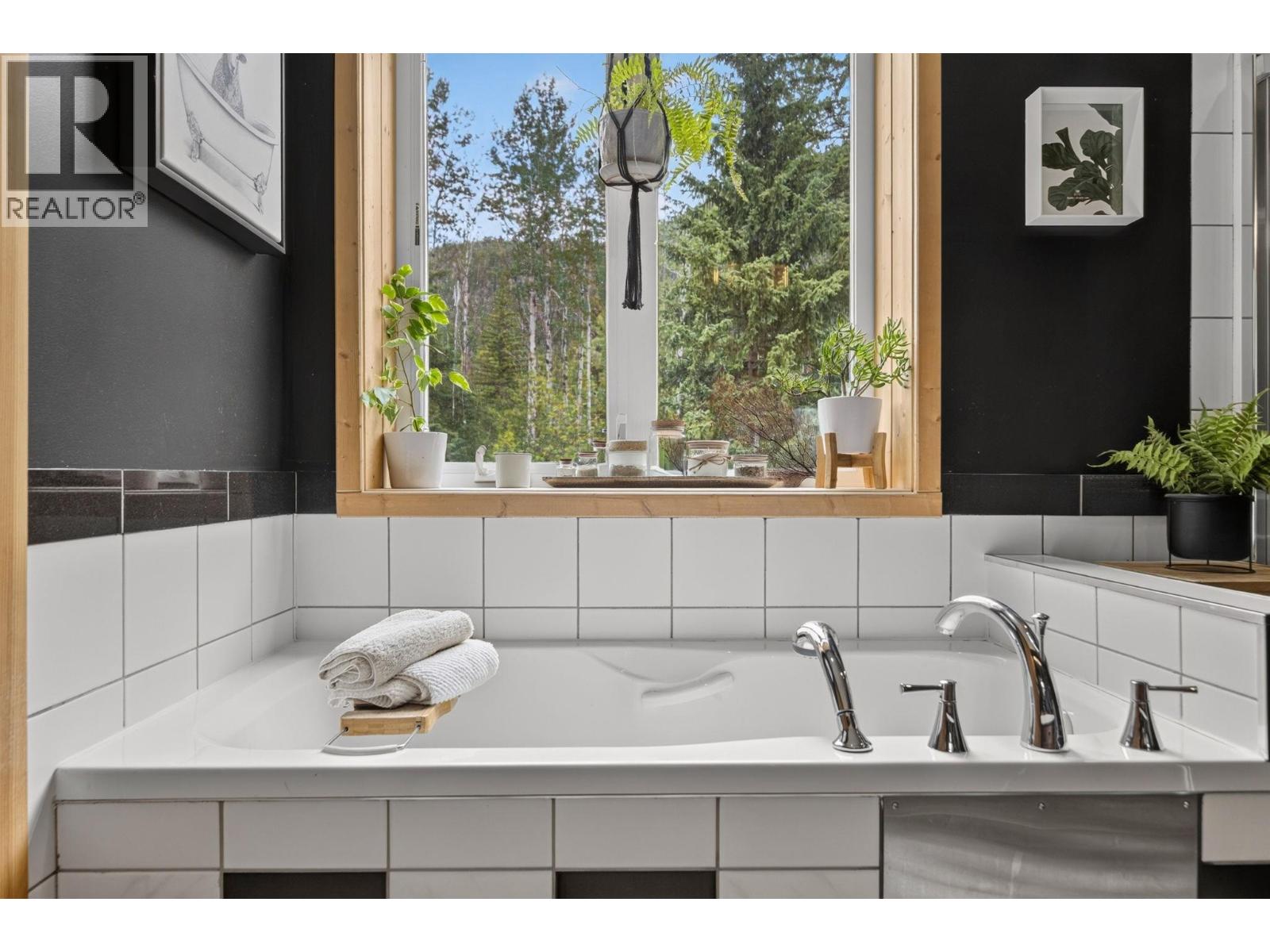 1124 Fish Lake Road W, Summerland, British Columbia  V0H 1Z8 - Photo 32 - 10393956