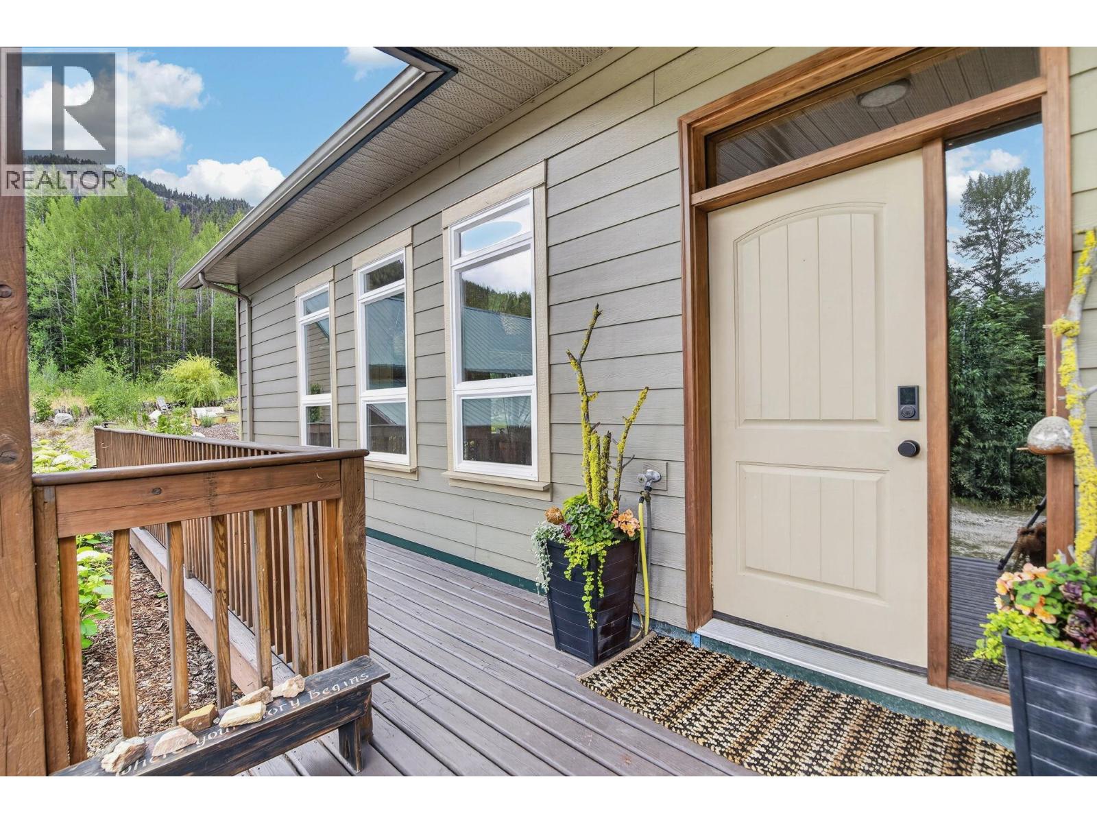 1124 Fish Lake Road W, Summerland, British Columbia  V0H 1Z8 - Photo 5 - 10393956