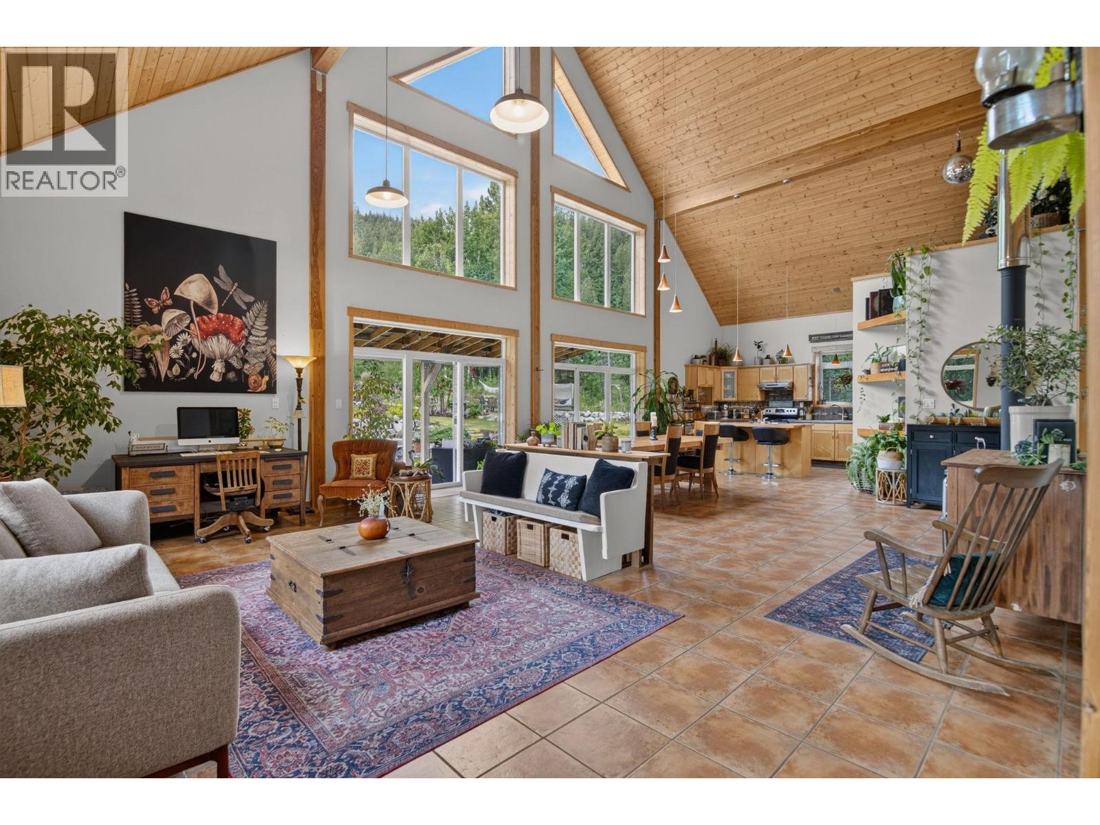 1124 Fish Lake Road W, Summerland, British Columbia  V0H 1Z8 - Photo 9 - 10393956