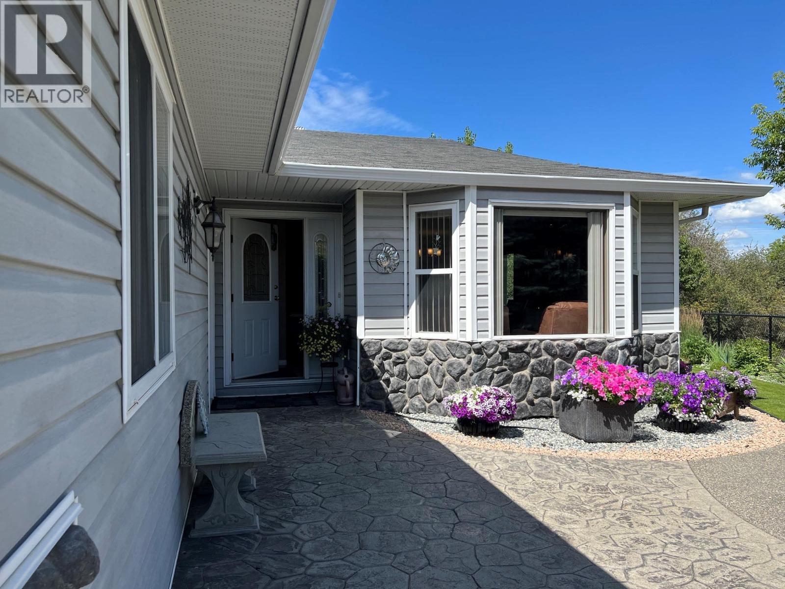 660 6th Avenue, Vernon, British Columbia  V1H 1Z1 - Photo 1 - 10394428