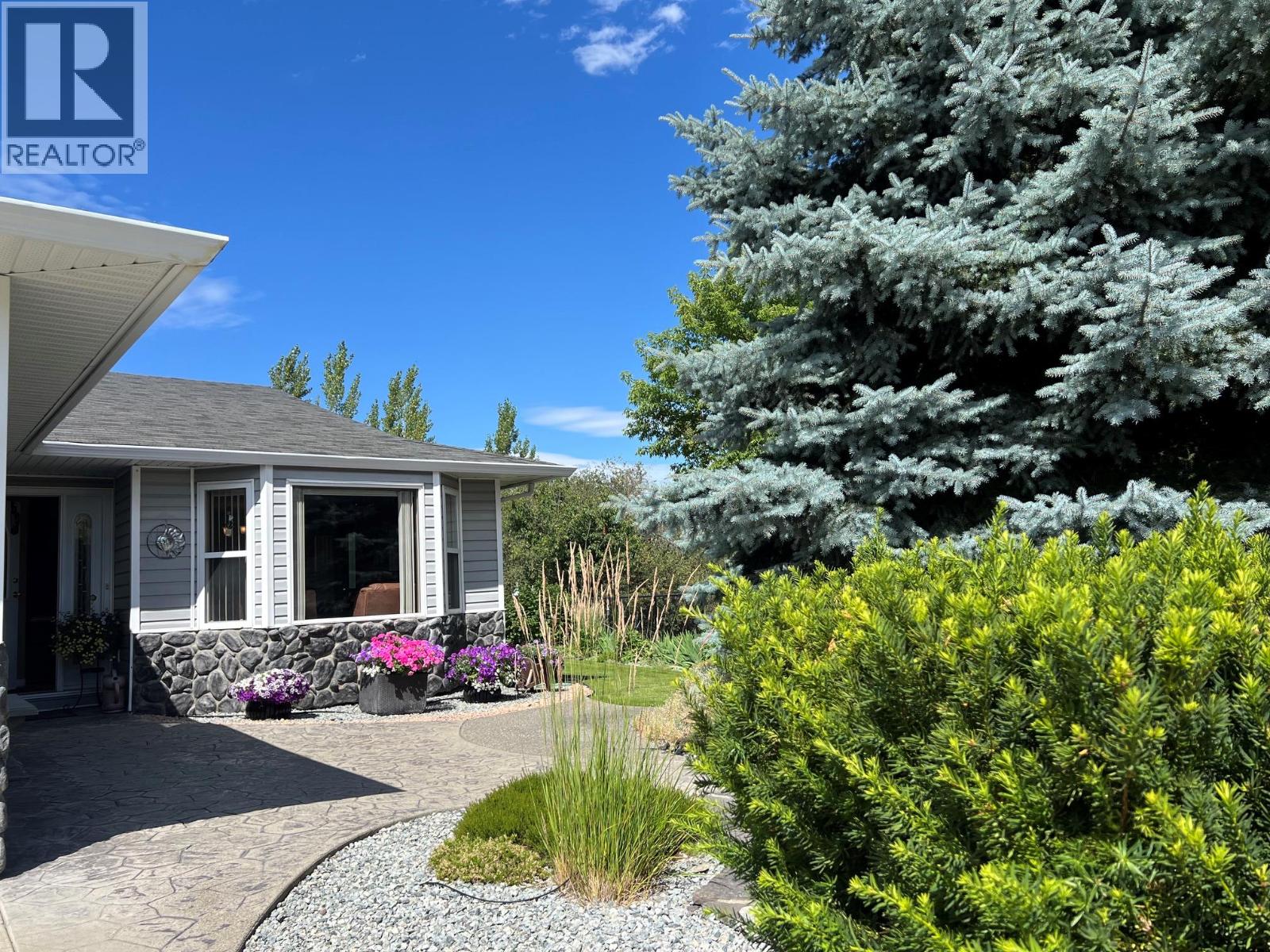 660 6th Avenue, Vernon, British Columbia  V1H 1Z1 - Photo 2 - 10394428