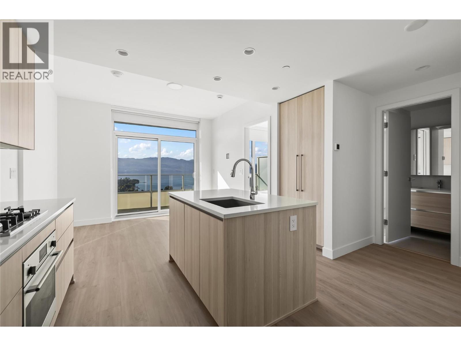 1626 Water Street Unit# 2705, Kelowna, British Columbia  V1Y 1J9 - Photo 2 - 10394571