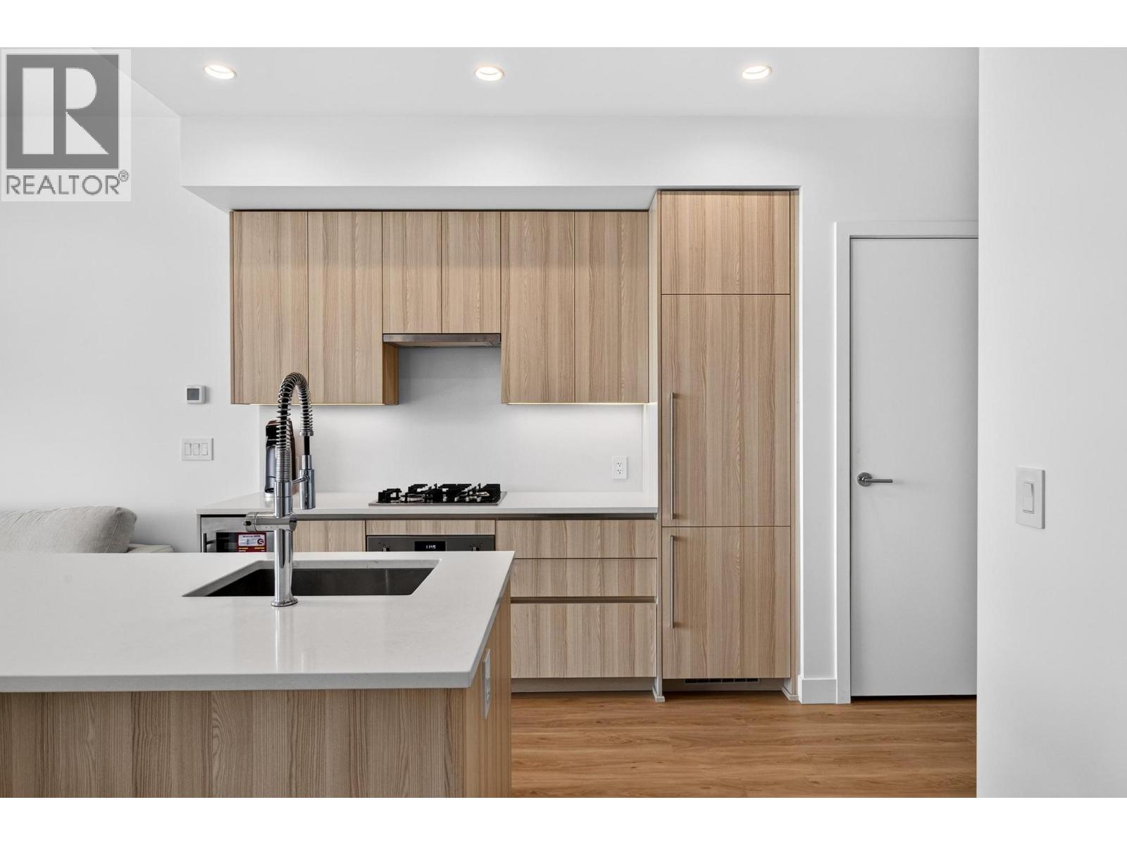 238 Leon Avenue Unit# 2206, Kelowna, British Columbia  V1Y 0N6 - Photo 5 - 10393256