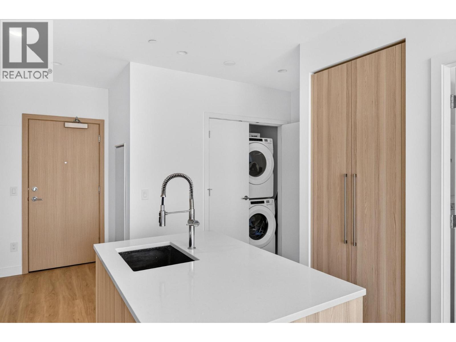 238 Leon Avenue Unit# 2206, Kelowna, British Columbia  V1Y 0N6 - Photo 8 - 10393256