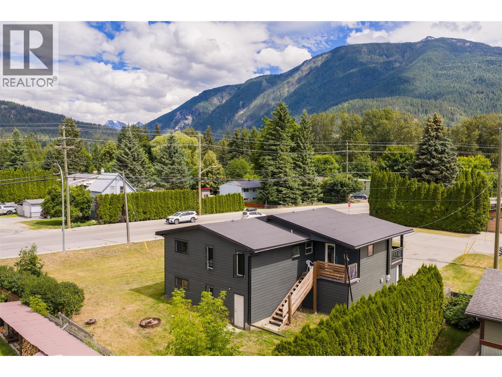 601 Barry Road, Revelstoke, British Columbia  V0E 2S0 - Photo 10 - 10391950