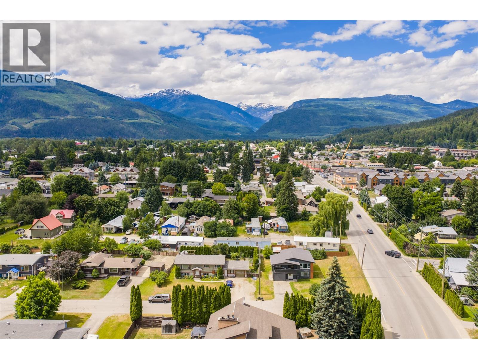601 Barry Road, Revelstoke, British Columbia  V0E 2S0 - Photo 14 - 10391950