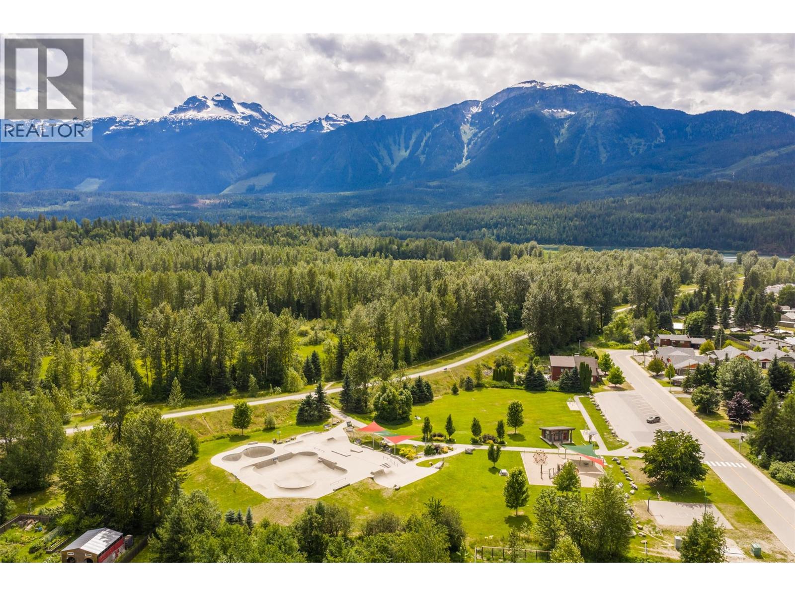 601 Barry Road, Revelstoke, British Columbia  V0E 2S0 - Photo 15 - 10391950