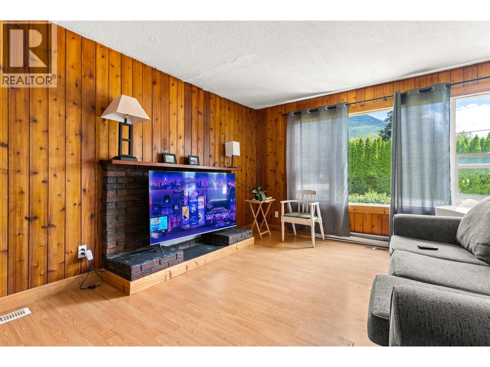 601 Barry Road, Revelstoke, British Columbia  V0E 2S0 - Photo 21 - 10391950