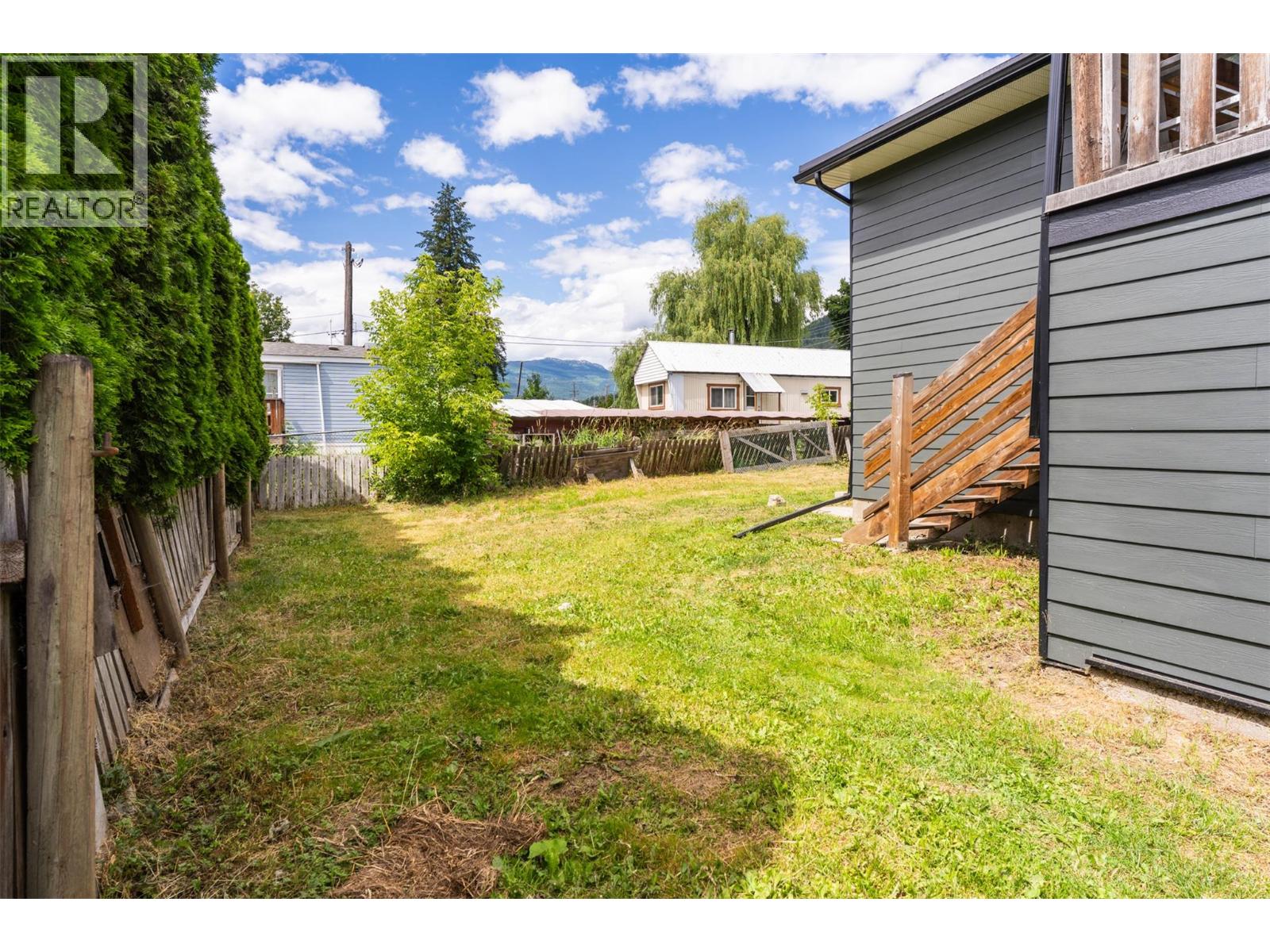601 Barry Road, Revelstoke, British Columbia  V0E 2S0 - Photo 39 - 10391950