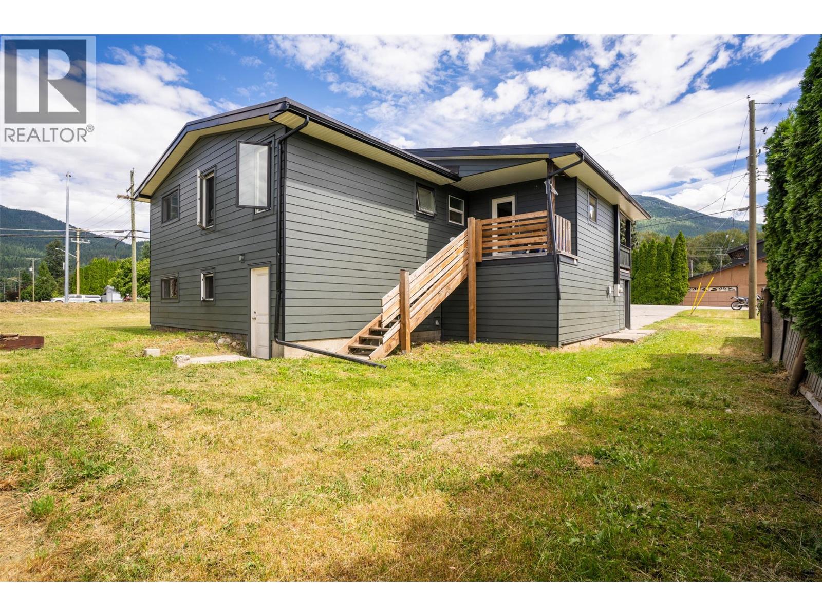 601 Barry Road, Revelstoke, British Columbia  V0E 2S0 - Photo 40 - 10391950