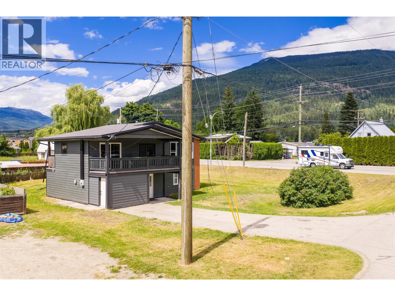 601 Barry Road, Revelstoke, British Columbia  V0E 2S0 - Photo 41 - 10391950