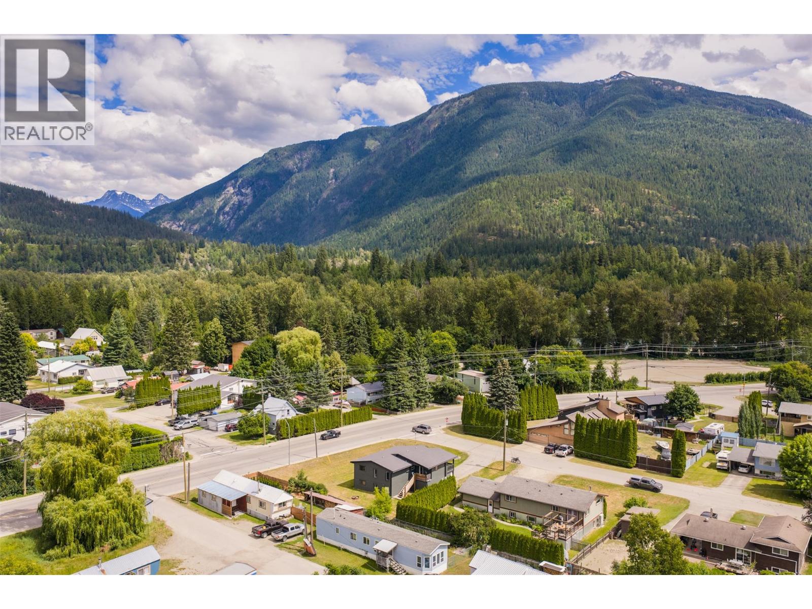 601 Barry Road, Revelstoke, British Columbia  V0E 2S0 - Photo 42 - 10391950