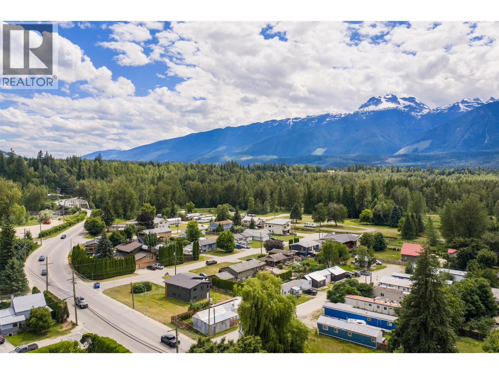 601 Barry Road, Revelstoke, British Columbia  V0E 2S0 - Photo 44 - 10391950