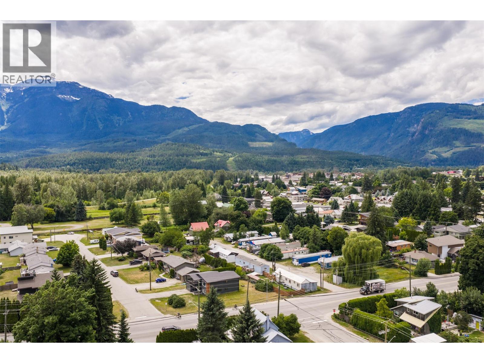 601 Barry Road, Revelstoke, British Columbia  V0E 2S0 - Photo 46 - 10391950