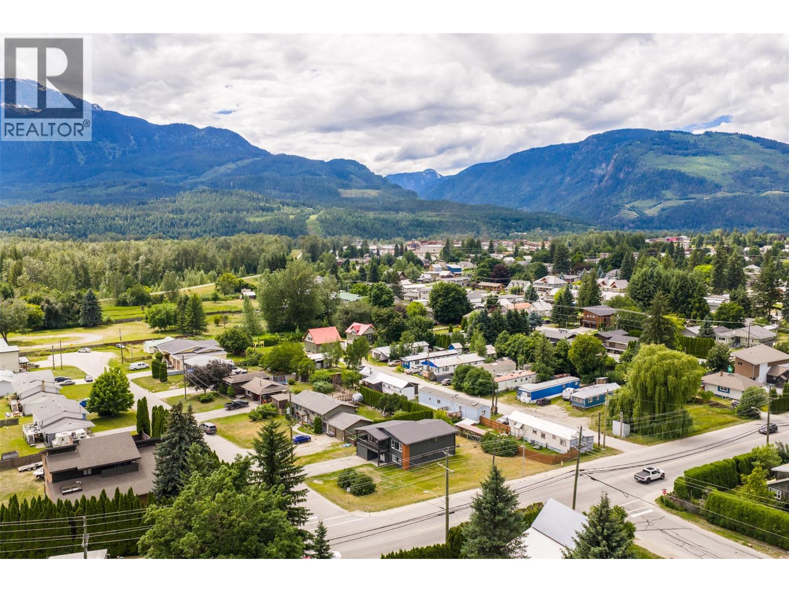 601 Barry Road, Revelstoke, British Columbia  V0E 2S0 - Photo 47 - 10391950