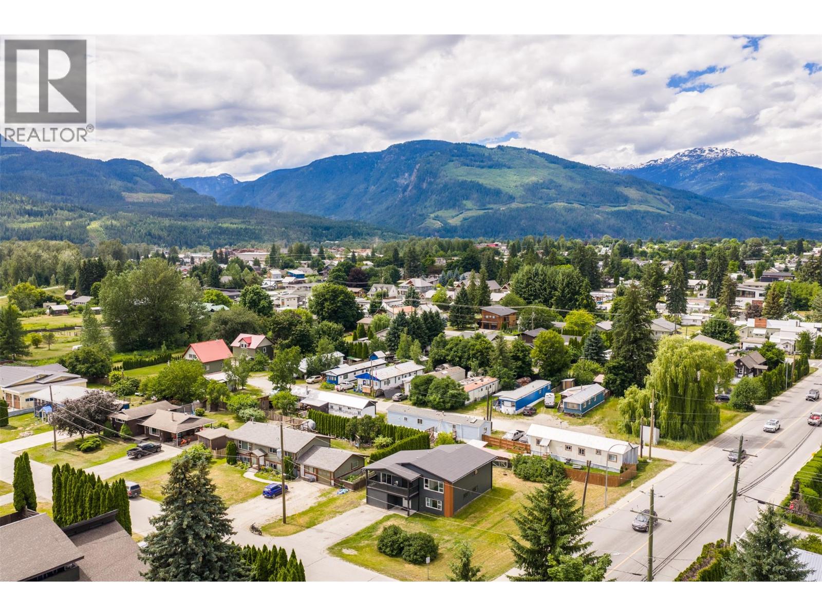 601 Barry Road, Revelstoke, British Columbia  V0E 2S0 - Photo 48 - 10391950