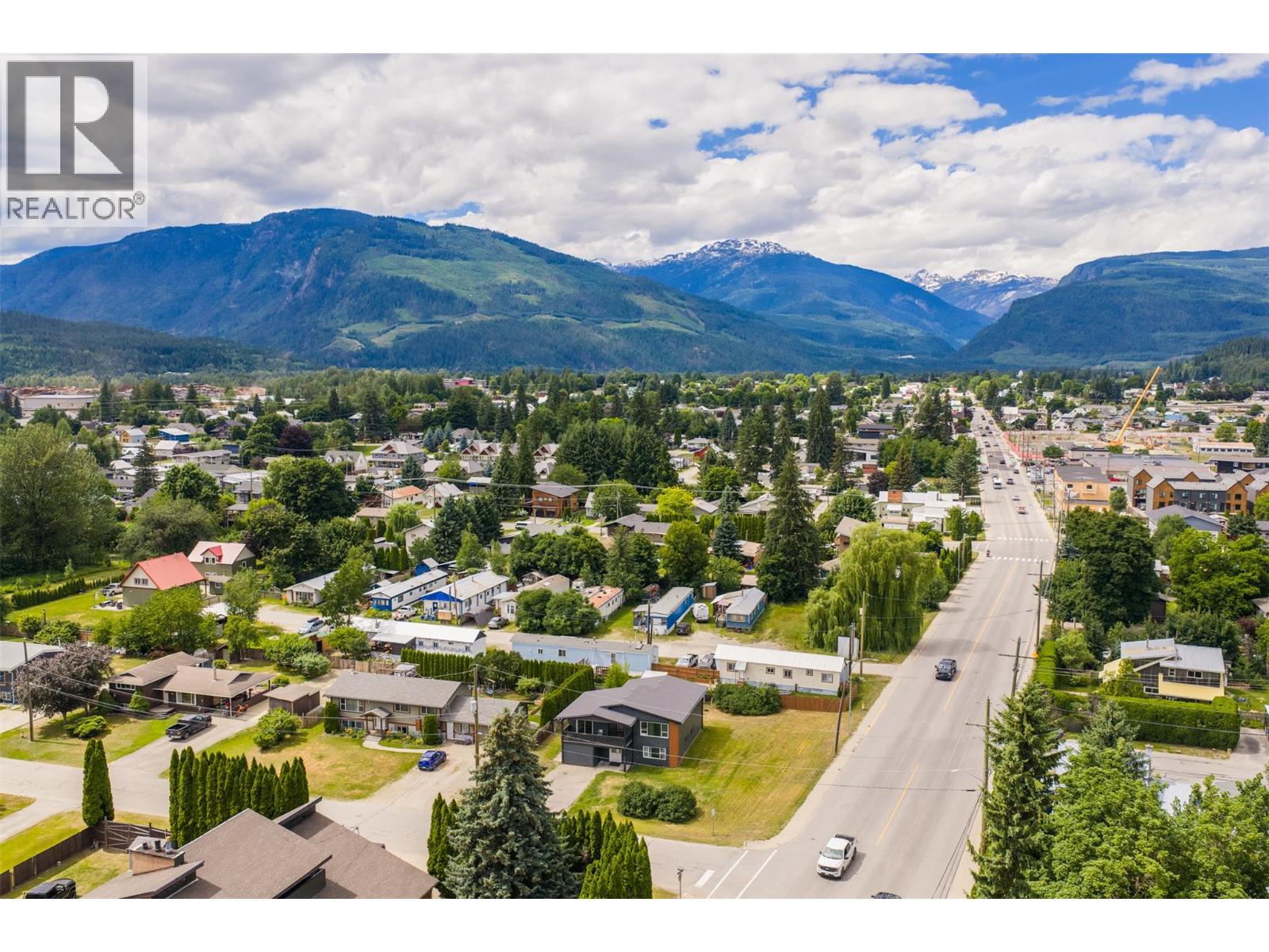 601 Barry Road, Revelstoke, British Columbia  V0E 2S0 - Photo 49 - 10391950