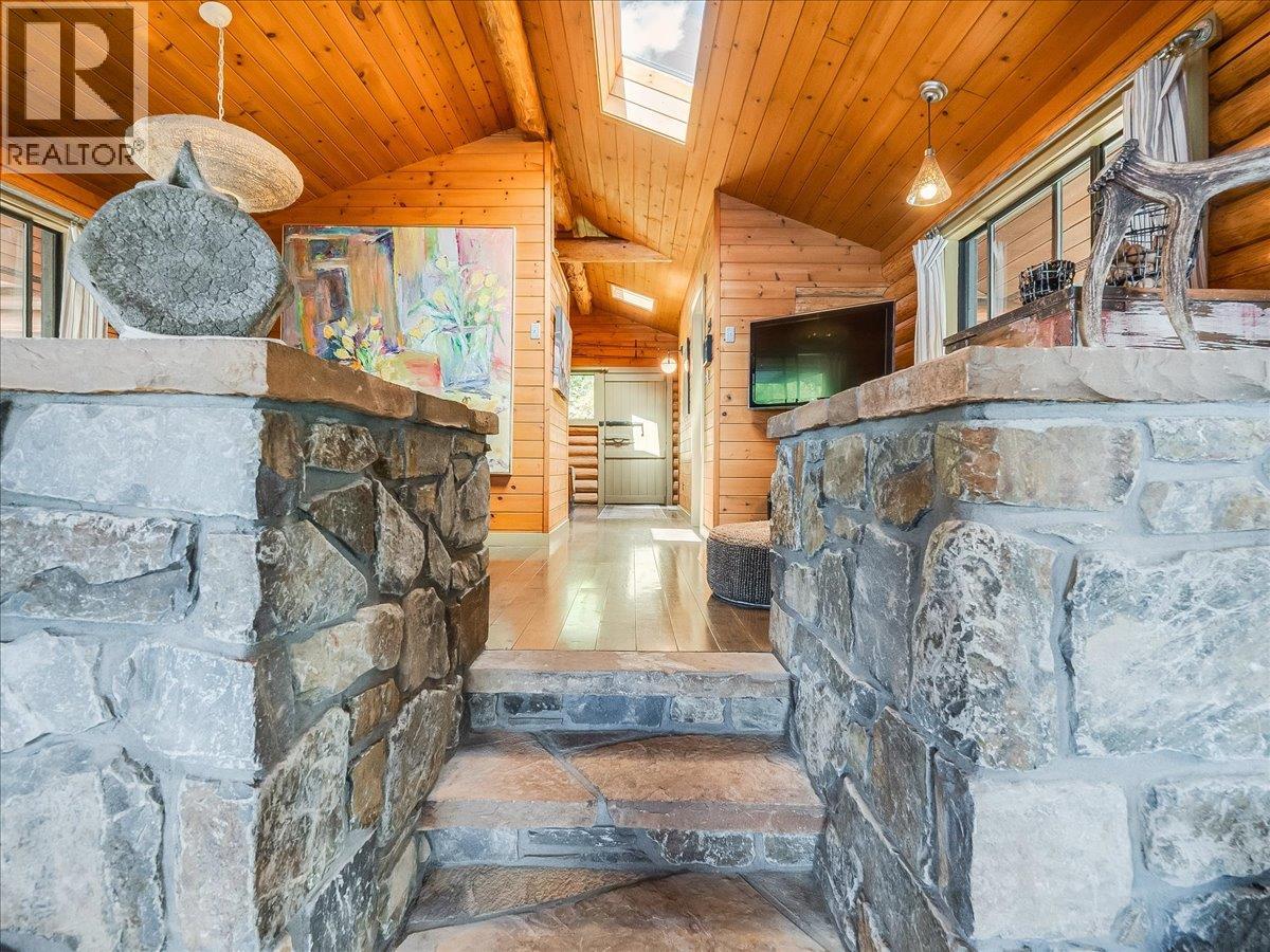4660 Boat Access West Side, Christina Lake, British Columbia  V0H 1E0 - Photo 26 - 10394471